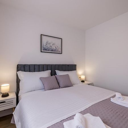 Adriatic Nest, Cozy And Modern Two Bedroom Apartment Каштела Экстерьер фото
