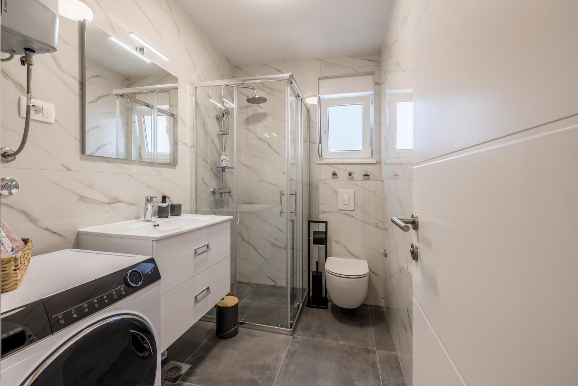 Adriatic Nest, Cozy And Modern Two Bedroom Apartment Каштела Экстерьер фото